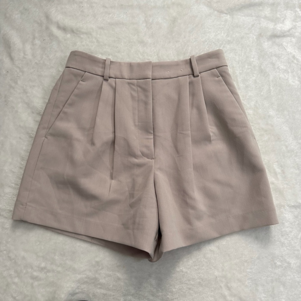Abercrombie and Fitch Beige Sloane Shorts size 27/4